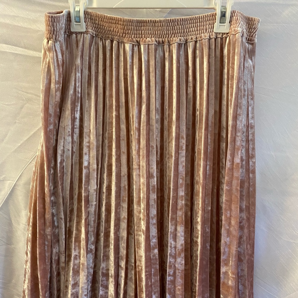A New Day - Pale Pink Velvet Pleated Skirt